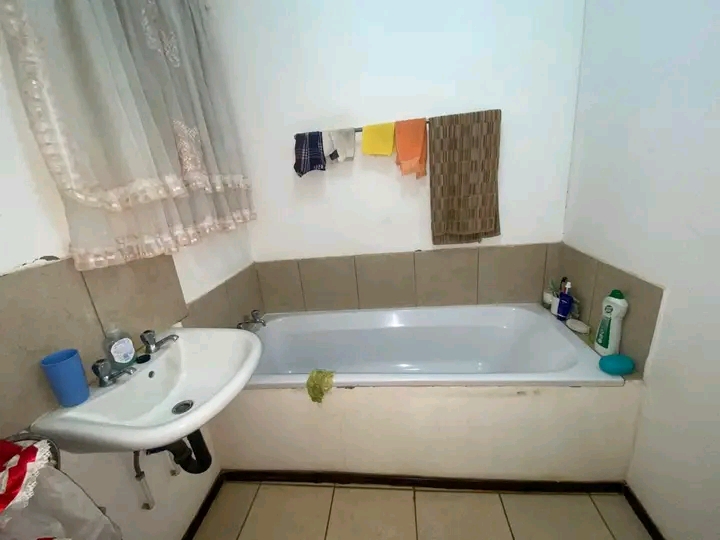 2 bedroom house available at ext 26
**for r4  in Protea Glen