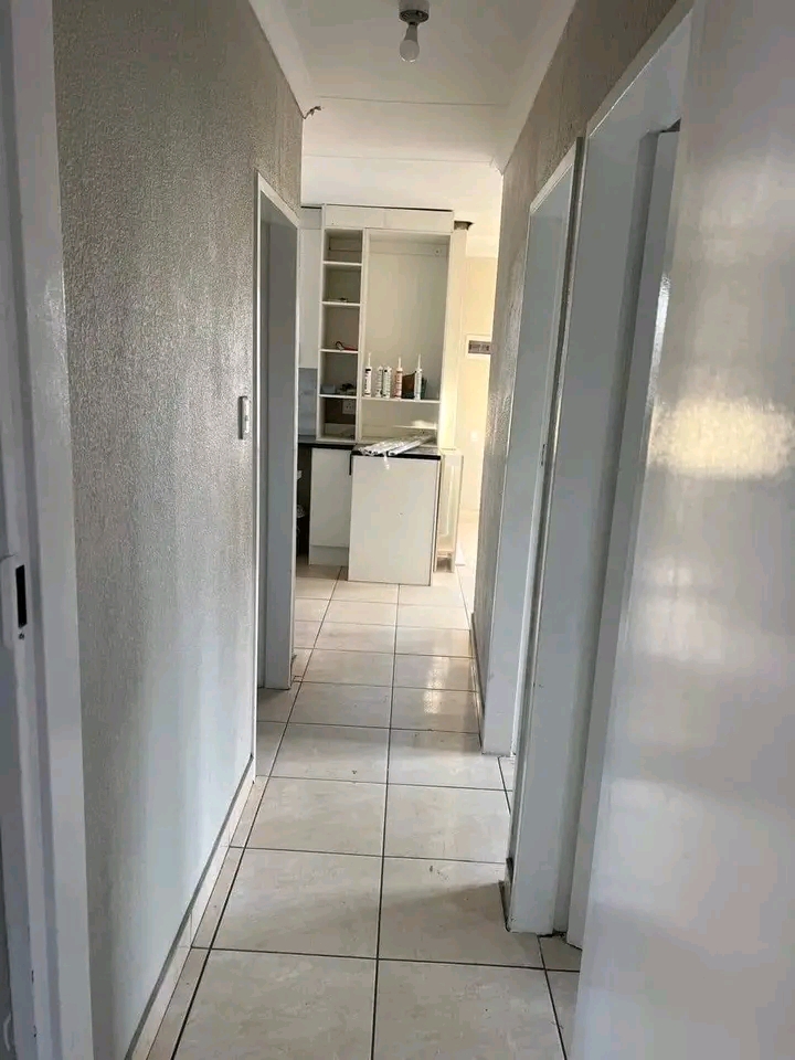 3 bedrooms with bic 
lounge 
kitchen with b  in Windmill Park