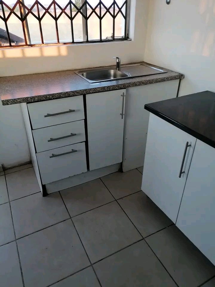 Apartment for rental ext 3
1 bedroom
waldro  in Protea Glen