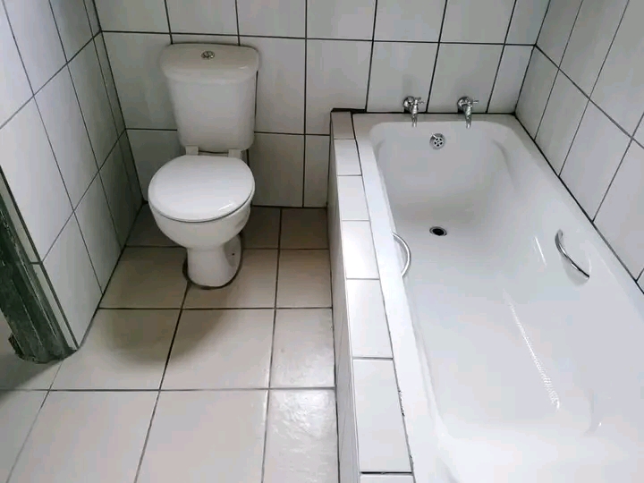 Room available from 1st march at eastbank....  in Alexandra