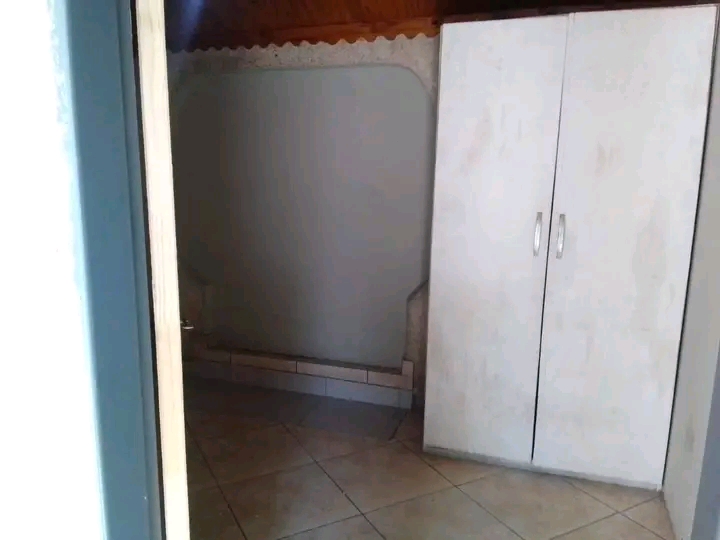 1 bedroom cottage available in ext 4 
compri  in Ebony Park