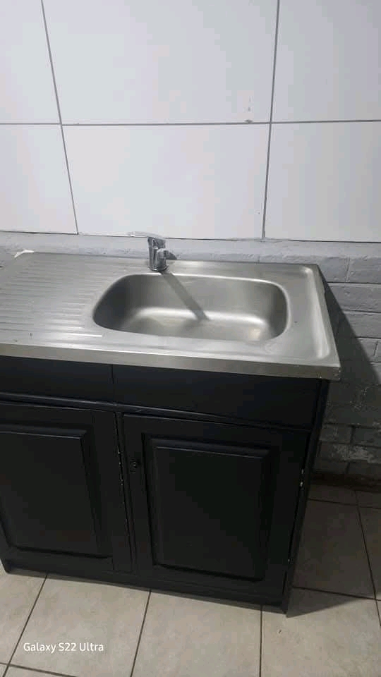 Self contained room (toilet and shower) avail  in Oakdene