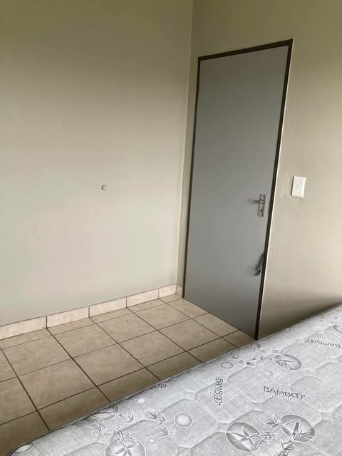 Room available immediately for rental ext 8
  in Cosmo City