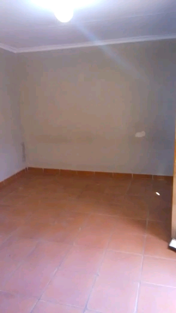 2 room zozo at orlando east opposite diepkloo  in Diepkloof