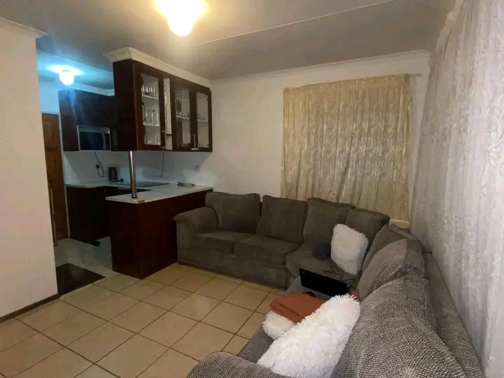 2 bedroom house available at ext 26
**for r4  in Protea Glen
