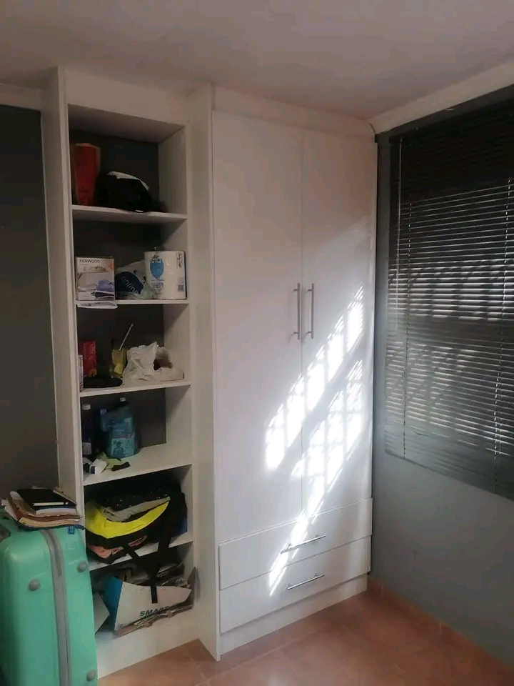 Bachelor to lease in ext 39 next to engen gar  in Protea Glen