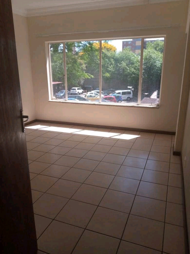 Accommodation available 
move in today or 1s  in Sunnyside