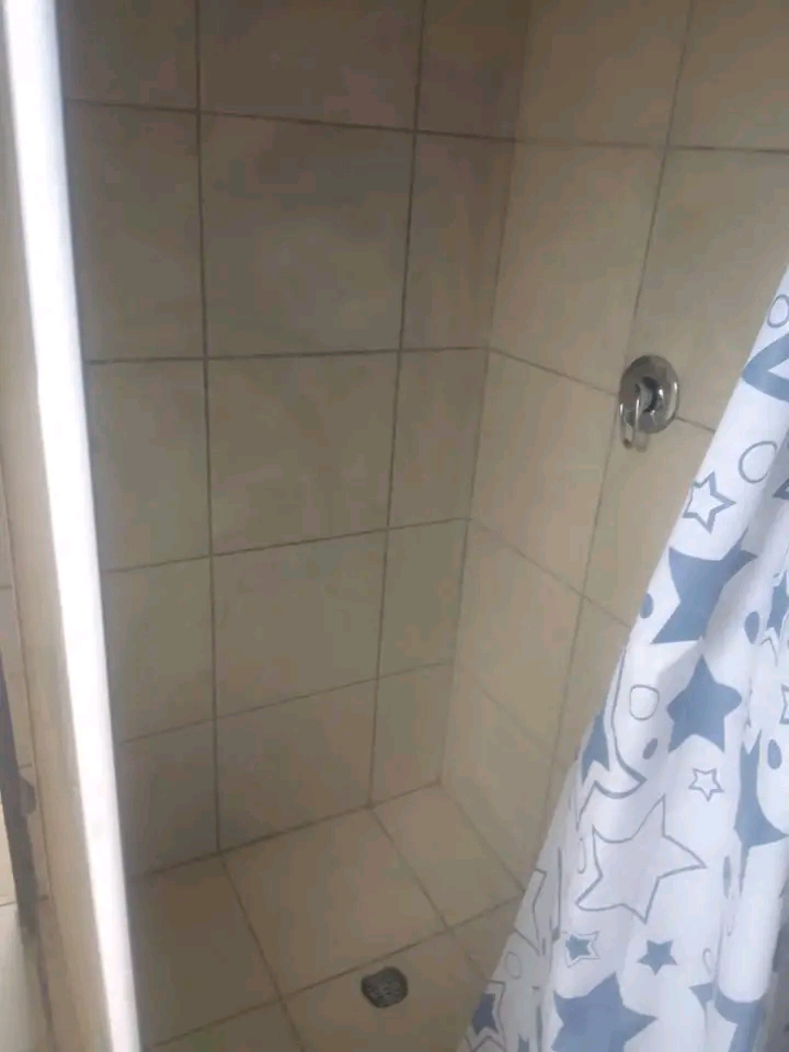 I have rdp house to rent for r2500/month 
07  in Braamfischer