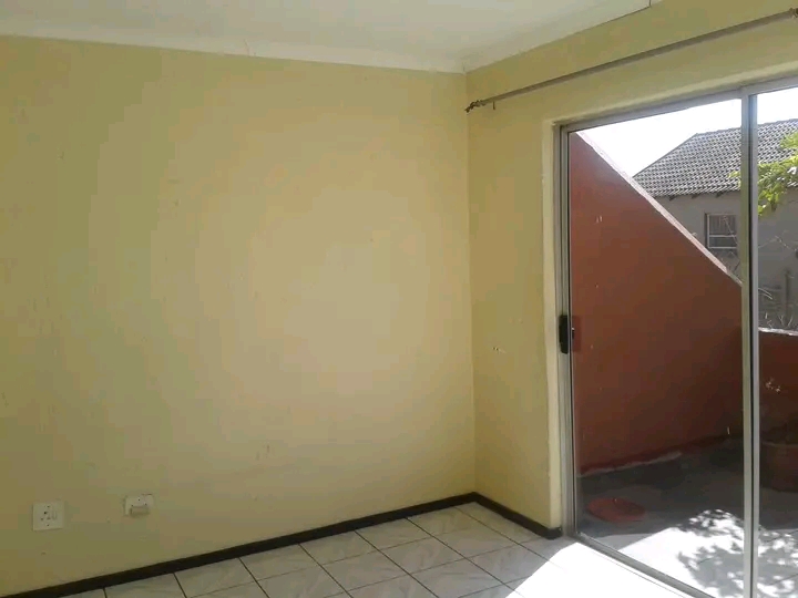 A spacious room for rent in a secured complex  in Midrand