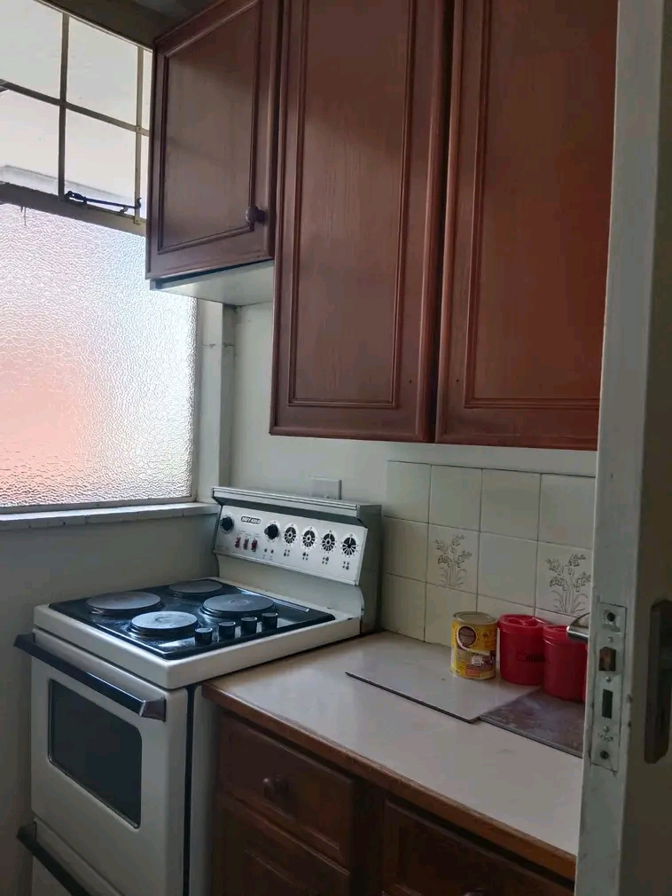 3 bedroom flat for rental
kenmere and saunde  in Yeoville