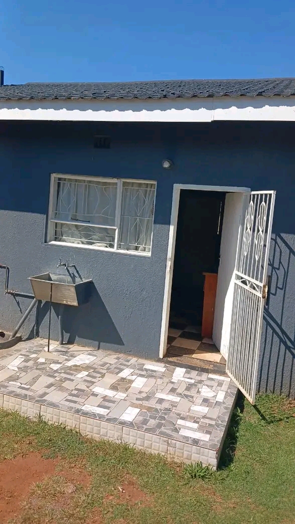 - 2 bedroom house available to rental at zone  in Pimville