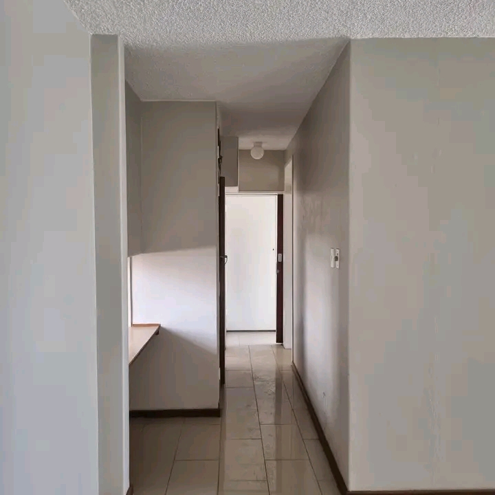 En-suit room: r4,000.
double room: r3,500.
  in Sunnyside