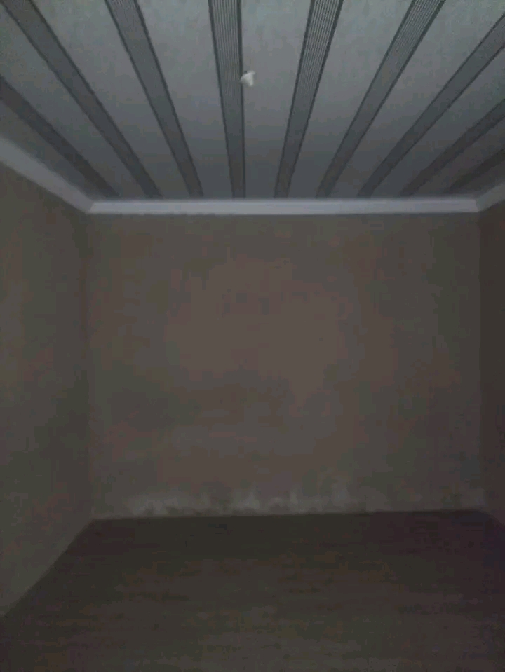 1 room to rent in ext2 for r1000. the rooms a  in Moleleki