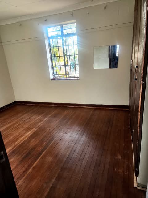 3 bedroom house to let preferably a family or  in Primrose east