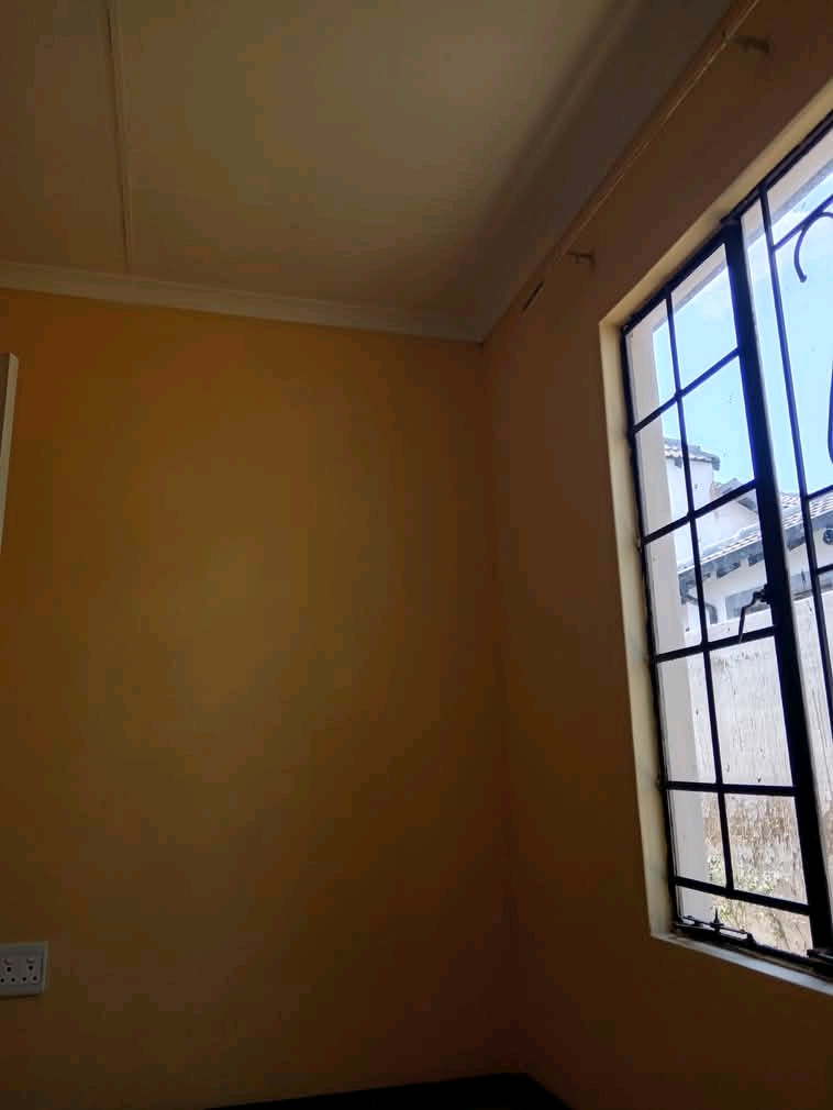 I have a small inside room suitable for a sin  in Cosmo City