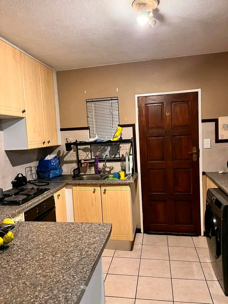Fully furnished 2 bedroom apartment to let, a  in Centurion