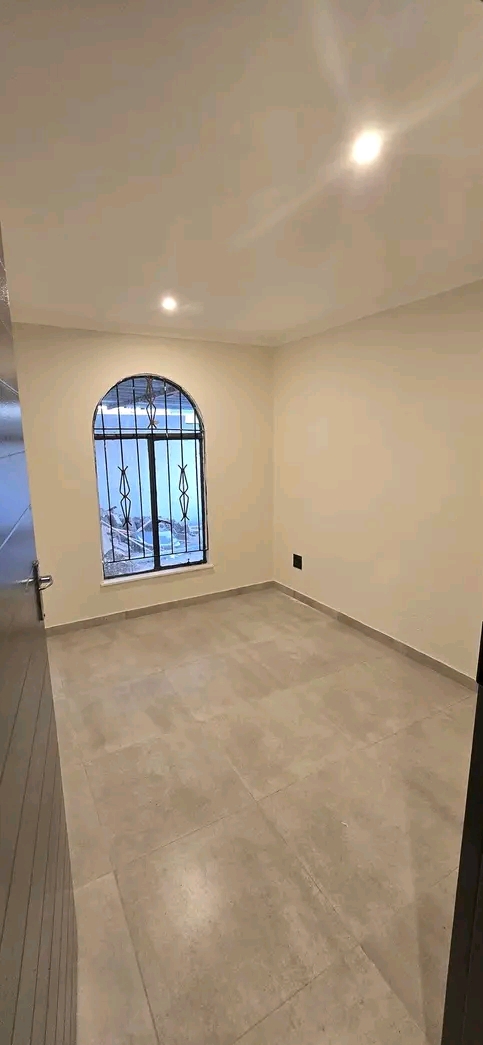 3 bed 1 bath house available for rent.
rent   in Alexandra
