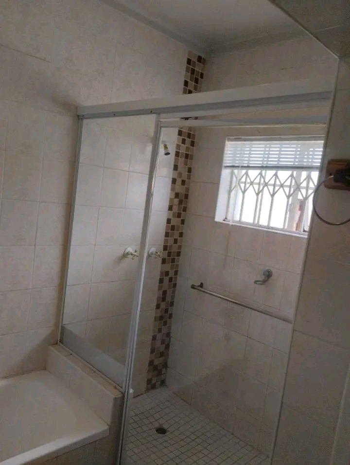 Rooms to let in 6 camelia street. parking is   in Wychwood
