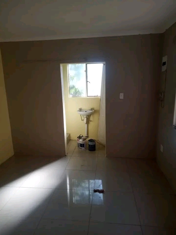 En suite available in ext 11..no landlord.. c  in Protea Glen