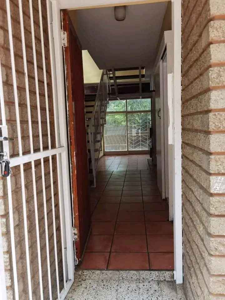 Room available on 1st of september at corner   in Sunnyside
