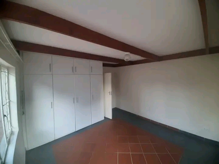 2 bedroom granny flat with open plan kitchen,  in Kempton Park