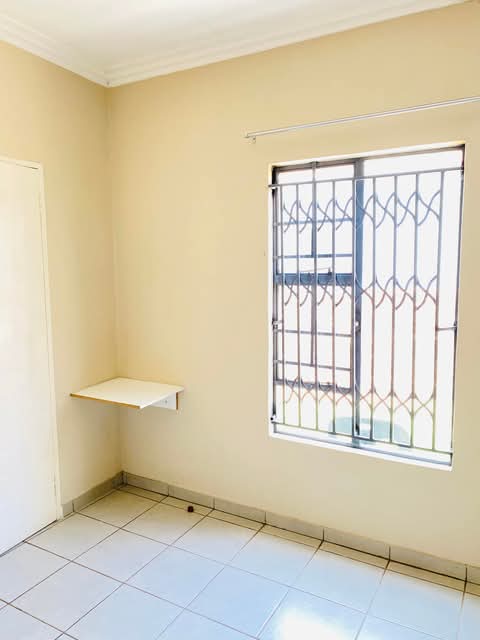 2 bedroom house available for rental new deve  in South Hills