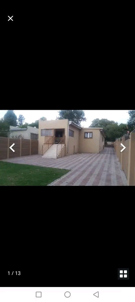3bedroom 2bathroom cottage {seperated by a wa  in Randburg