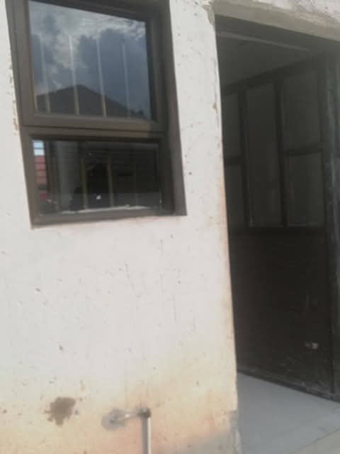 Newly built modern ensuites available for ren  in Protea Glen