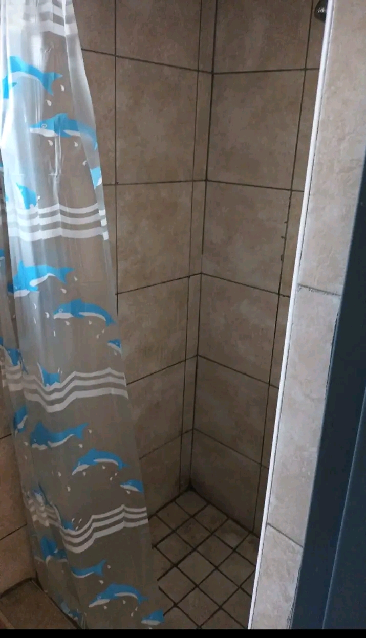 Gorgeous and clean flat is located in a quiet  in Ebony Park