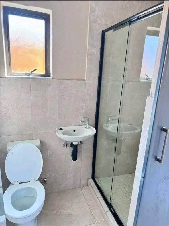 Zonkizizwe (sunrise) bachelor to rent r2500 c  in Katlehong