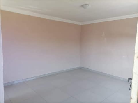 Bachelor room available to rent.location : ex  in Clayville