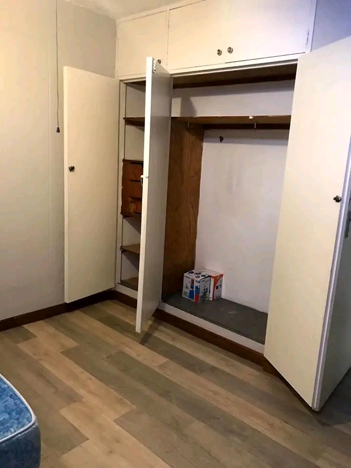 Standard room available to rent

r2400 sing  in Sunnyside
