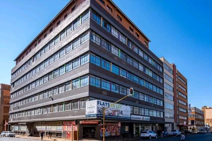 Stunning bachelor apartments to let at the ma  in Johannesburg