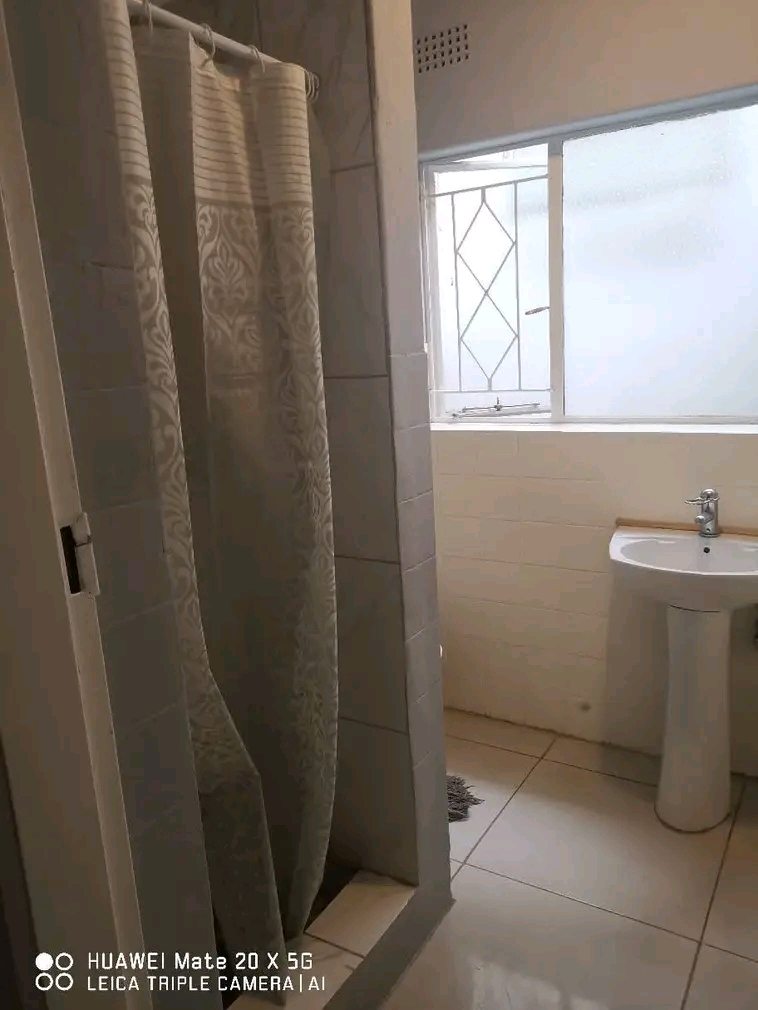 Room available available 
rent is r2950, dep  in Randpark Ridge
