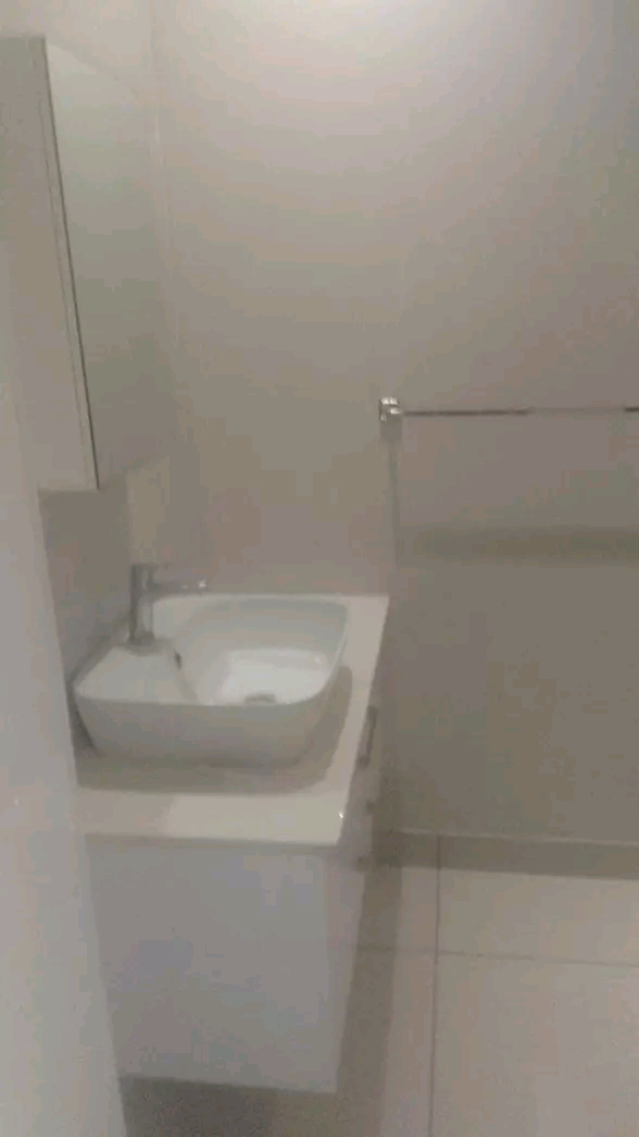 2 bedroom 2 bathrooms for rent ground floor w  in Sandton