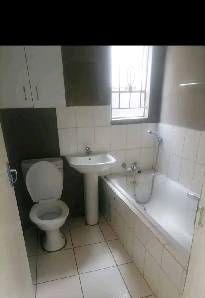 🏡 2 bedroom house to rent in ext 03

- k  in Fleurhof