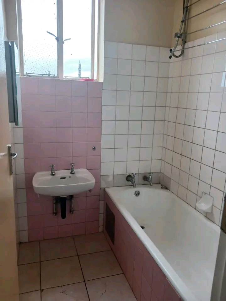 Standard room available in acardia francis bo  in Acardia