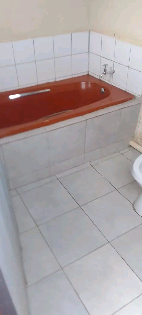 Room available to rent. at phase 2 near tanke  in Braamfischer