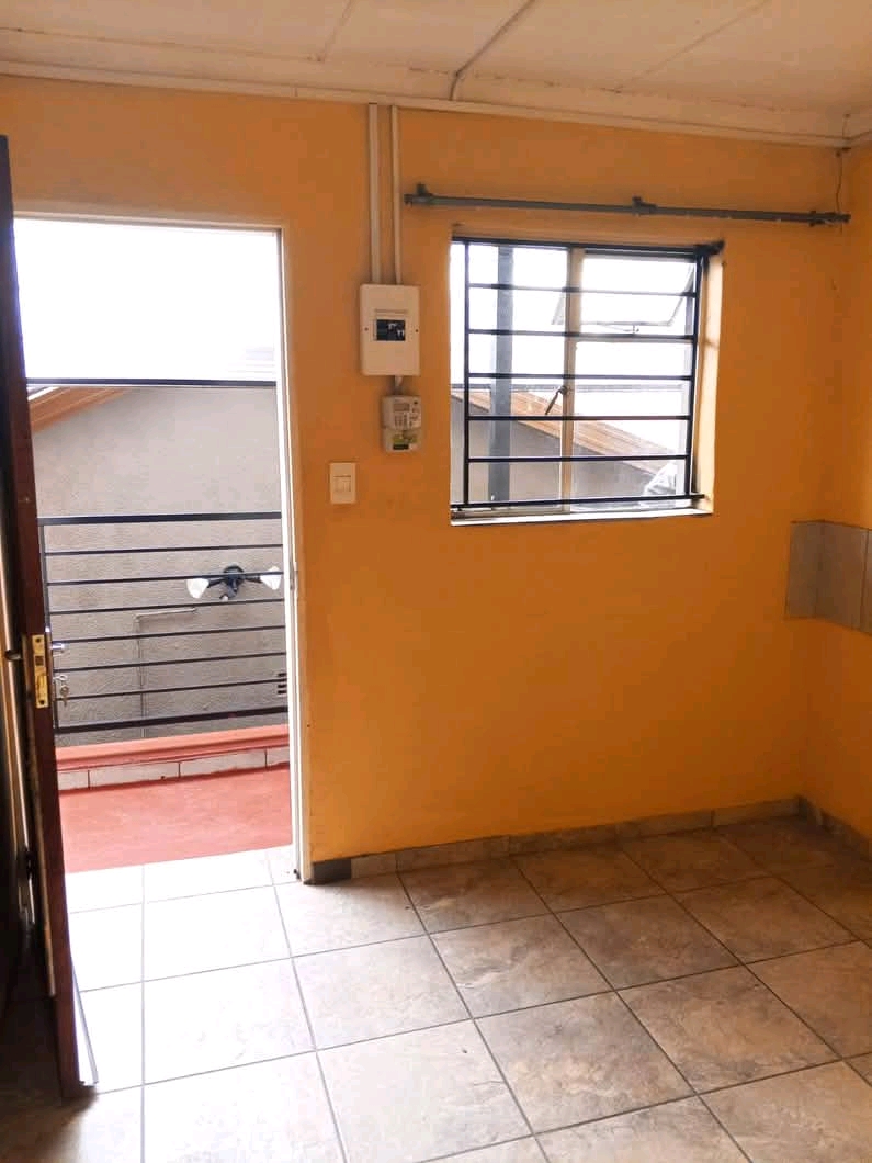 Standard room with sharing shower 🚿 toilet  in Dube