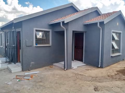 Johannesburg south 
fitted kitchen 
3 fitte  in Naturena