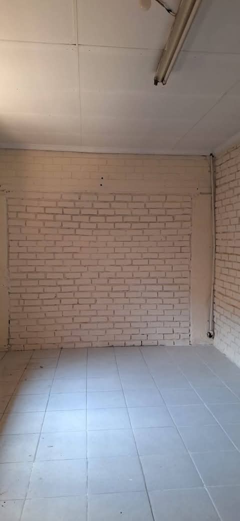 Garage size room available in east 
parking   in Clayville