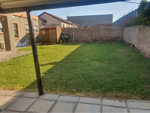 3 bedroom house for sale in ext 36 inside a b  in Olievenhoutbosch