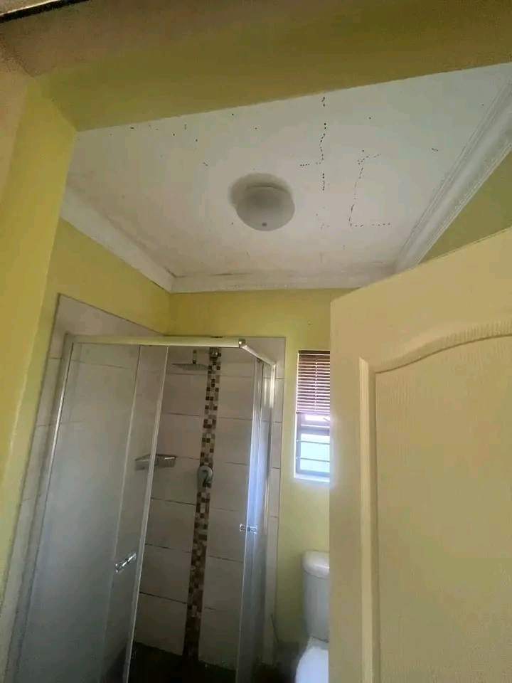 A spacious cottage available to rent in ext 1  in Cosmo City