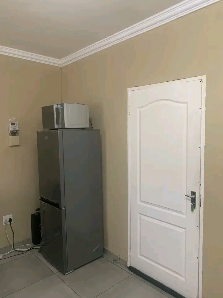 A spacious neat bachelor s apartment
*rent :  in Birch Acres