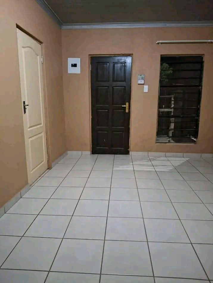 Room available around next to devland flat 
  in Freedom Park