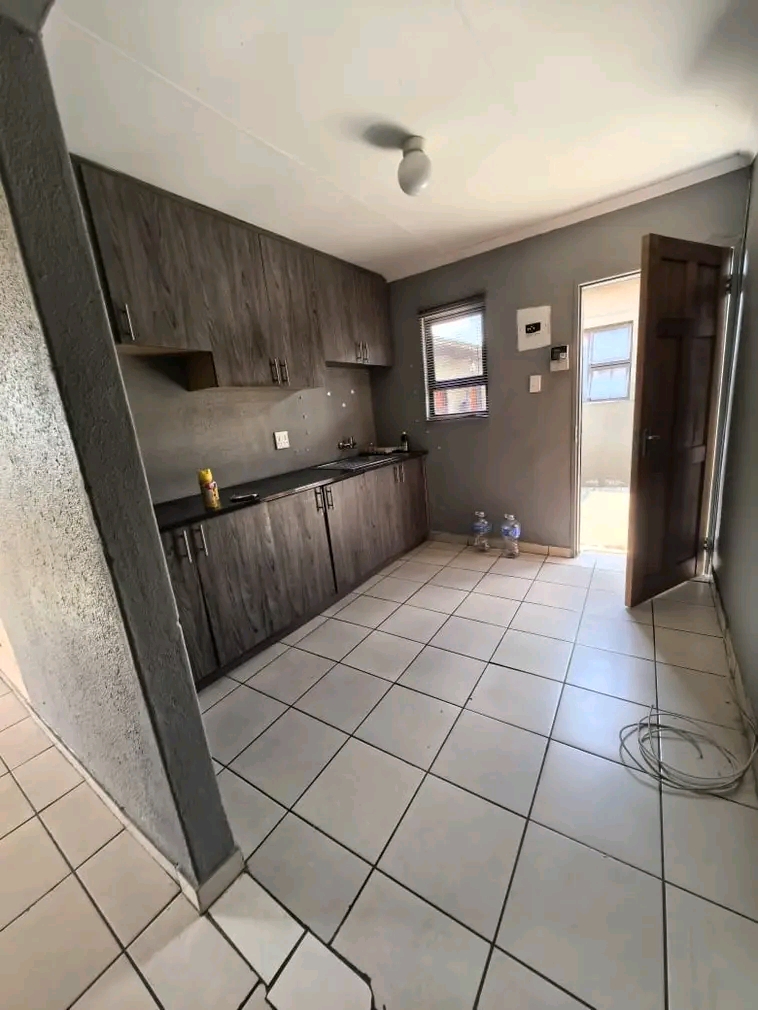 A stunning spacious bachelor with a fitted wa  in Birch Acres