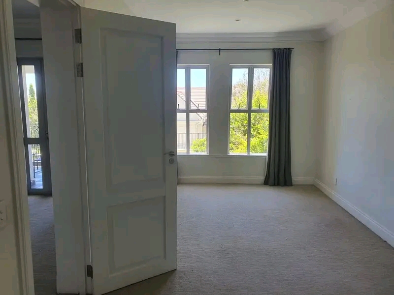 Luxurious 1st floor unit to rent
2 bed 2 and  in Dunkeld