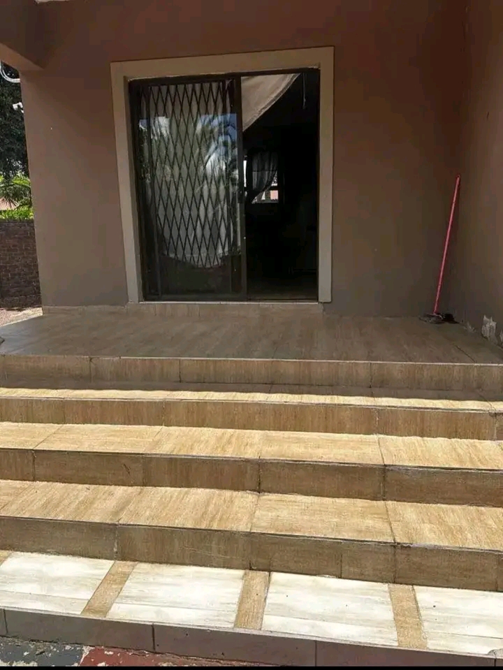 1 bedroom 1 bathroom lounge kitchen apartment  in Centurion