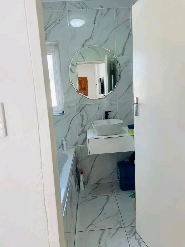 House to rent  ext 1 
 available 1st decembe  in Lufhereng