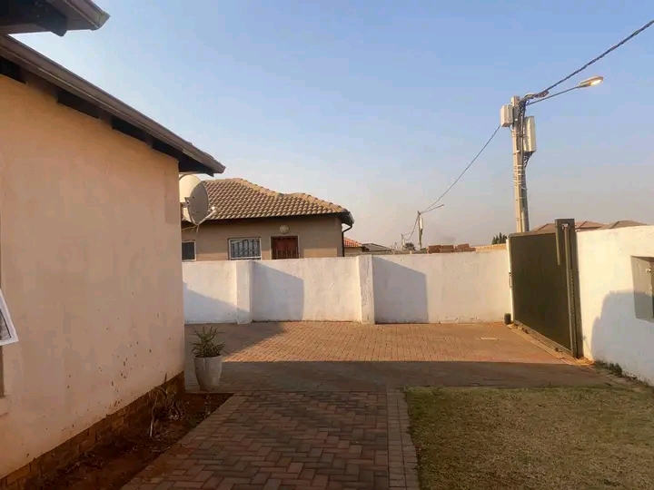 2 bedroom house available immediately at ext   in Lehae
